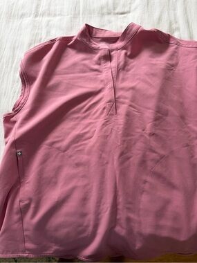 Figs Women’s Pink Scrub Top